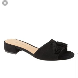 Banana Republic Low Heel Tassle Slides Size 8